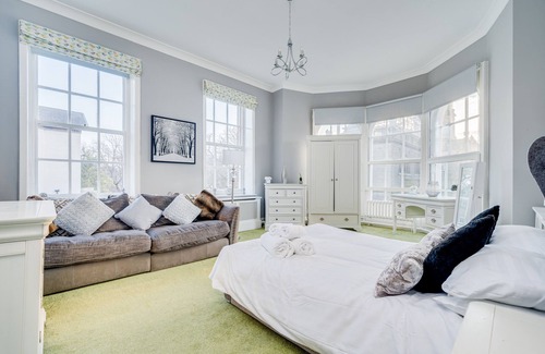 Wakefield House | Wakefield Town House