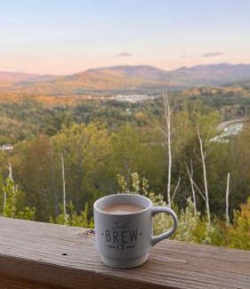 Campton House | Waking up in the Mountains
