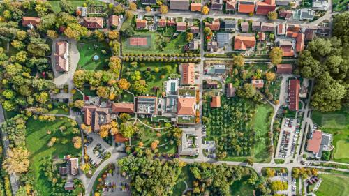 Zweiflingen-Friedrichsruhe Hotel | Wald & Schlosshotel Friedrichsruhe