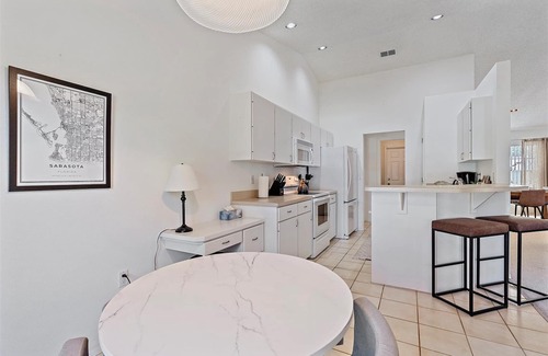Arlington Park House | Waldemere House | NEW Saltwater Pool | Screened Porch, Fireplace + Games