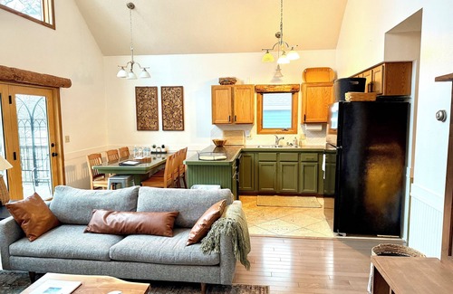 Biwabik Ski Chalet | WALDEN HAUS -Lakefront Chalet- Dog Friendly & Breakfast-Ski-Golf-Bike-Hike-Swim
