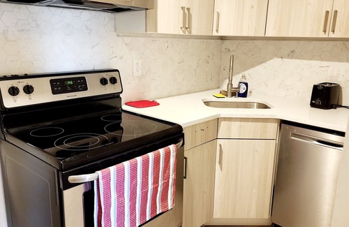 Southeast Calgary House | Walden Mount 1 Bedroom - Suite