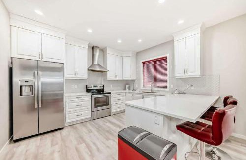 Southeast Calgary Villa | Walden Mount Luxury Villa - Entire 3-Bedroom Home