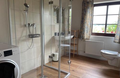 Alfen House | Waldhaus Wiesenblick mit Spielzimmer und Tischtennisraum