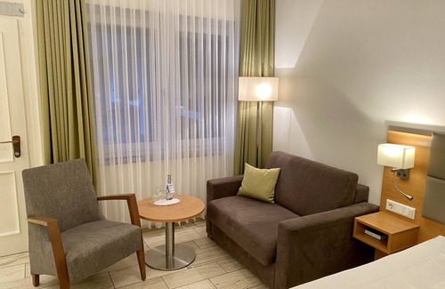 Damme Hotel | Waldhotel zum Bergsee Damme