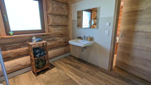 Neuhutten Apartment | Waldzeit Lodge - Ferienwohnung Fuchs