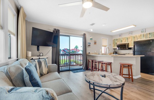 Gulf Lagoon Beach Condo | ☀️Walk 2 Beach -Pool-Sauna-Budget Friendly - St. Thomas Square Villa 1211C☀️
