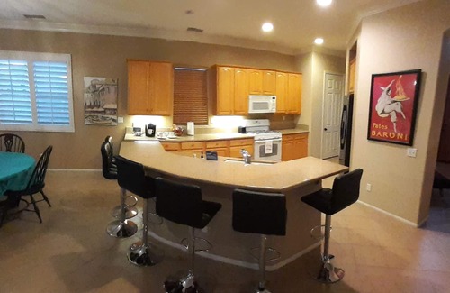 Indio Condo | 🎶WALK 🎸2 COACHELLA 🎡FUN♡IN THE SUN@RESORT@Gated Community@ ♡Sunshine ♡ZEN♡