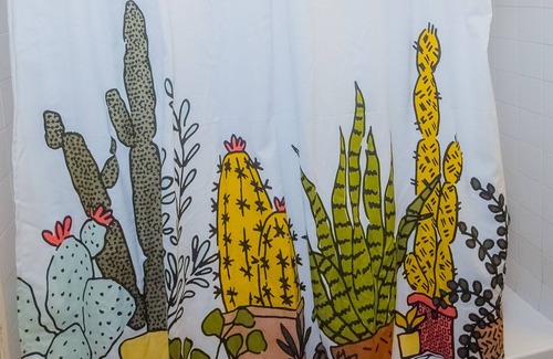 Mid-City House | ✨🔥WALK 2 SREETCAR!❤️| ON SITE POOL + W+D