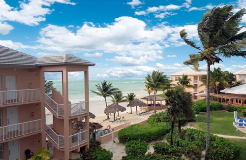 Williams Town Resort | Walk away, take a breath, relax by the archipelago