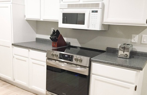 Spinnaker Beachhouses House | Walk:Beach/Golf/Restaurants–3 BD/2 BA Dog Friendly Spinnaker