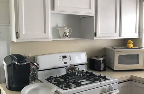 Avon by the Sea House | Walk, bike or drive to the beach in 3 minutes. Charming house in Neptune City