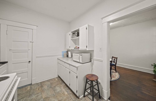 Museum District Condo | Walk Central. Museum district. Scott's Addition. 2BR - King and full bed.