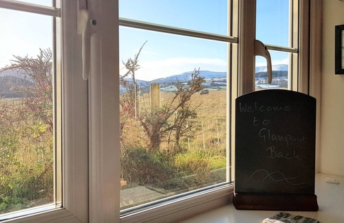 Llanfihangel Tal-y-llyn Cottage | Walk, cycle, explore or just watch views of the Brecon Beacons at Glanpant Bach
