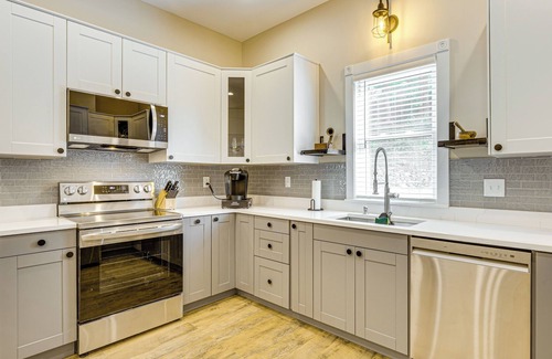 Excelsior Springs House | Walk Downtown: Historic Home in Excelsior Springs