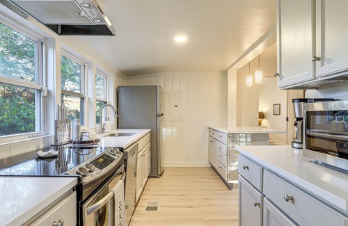 Roswell Cottage | Walk Downtown & Canton Street: Roswell Retreat!