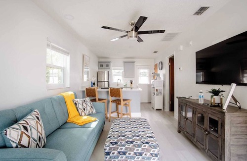 New Port Richey Apartment | Walk Everywhere! 1-Bedroom Gem in Downtown Hub