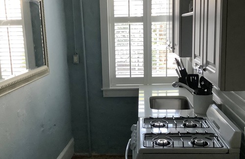 Charleston Historic District House | Walk Everywhere!