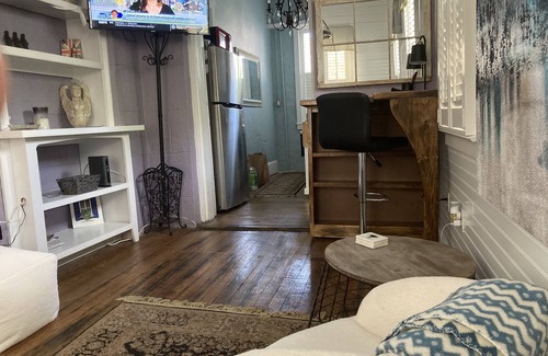 Charleston Historic District House | Walk Everywhere!