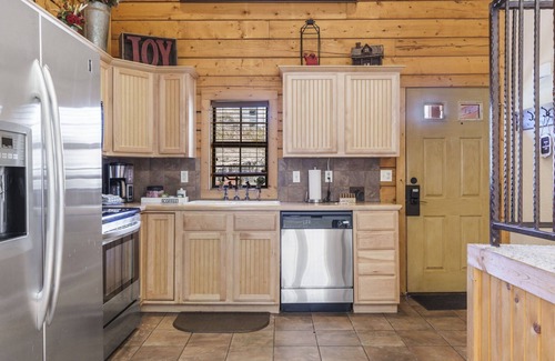 Branson Theater District Cabin | Walk-In 2 BR Cabin with Loft in Wooded Area, Minutes from Shows & Attractions!