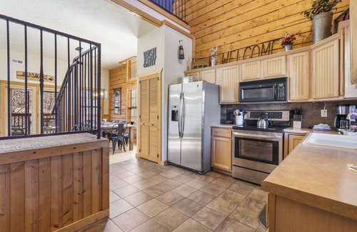 Branson Theater District Cabin | Walk-In 2 BR Cabin with Loft in Wooded Area, Minutes from Shows & Attractions!