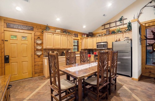 Branson Theater District Cabin | Walk-in Country Cabin in the Heart of Branson - Minutes from Attractions!
