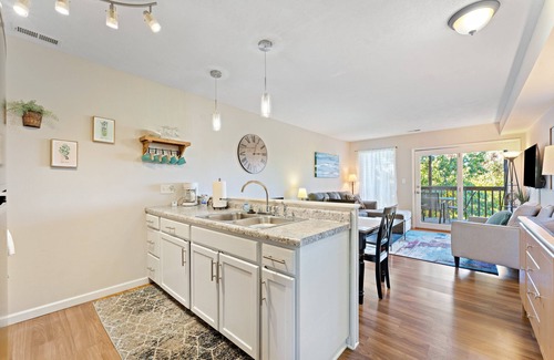 Notch Estates Condo | WALK-IN ~ WOODED 5-ACRE LAKE ~ HIKING TRAILS ~ Near SDC ~ 2 Pools (NCH14-6)