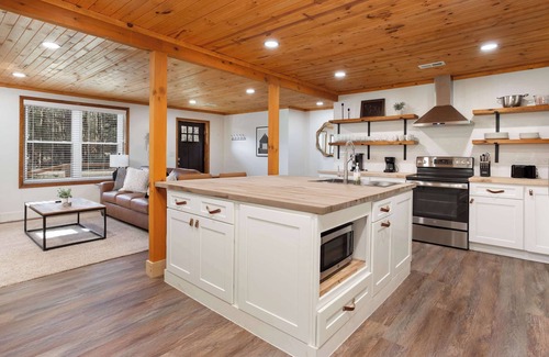 Pittman Center Cabin | Walk Into The National Park/View