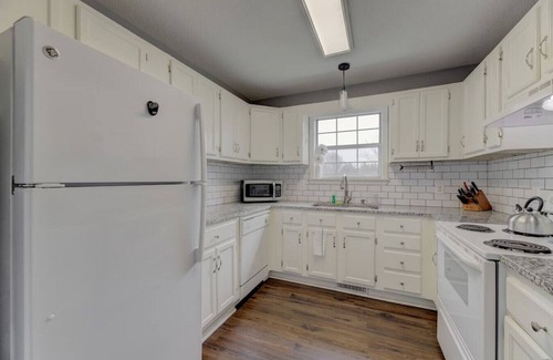 Lexington House | Walk Lex & Main St | Near Old Mill Brew Pub | 3BR