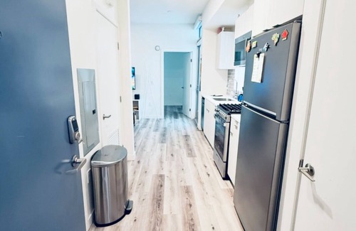 Hollywood Apartment | Walk of Fame ✦ Heart of Hollywood ✦ King Retreat