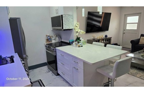 Coral Ridge Condo | WALK OR BIKE TO THE BEACH, CORAL RIDGE MALL, SUPERMARKET, MOVIE THEATER