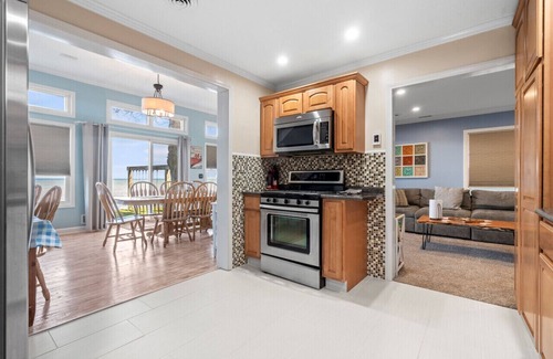 Port Sanilac House | Walk out Beach! 2 homes on Lake Huron with Hot tubs!