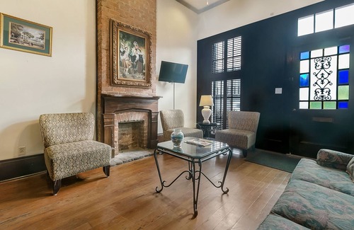 New Orleans Hotel | Walk to all the French Quarter attractions. Excellent location for a group.