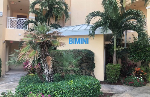 Bahamia West Condo | Walk to Bahamia Beach