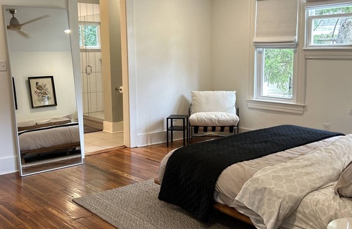 Germantown House | Walk to Bardstown in the Original Highlands - Clean and updated home