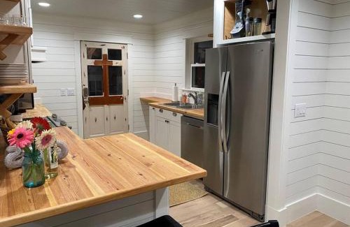 Pigeon Point House | Walk to Bay Street and Historic Downtown Beaufort! Close to Parris Island MCRD!