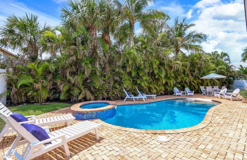 Jupiter Inlet Colony House | Walk to Beach-300 steps! Luxury House on Jupiter Island. Heated Private Pool/Spa