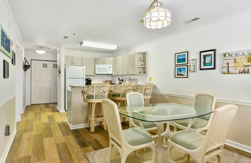 Heron Harbour Isle Condo | Walk to Beach 3rd-Floor Condo w/Large Balcony, Sunset Views & Shared Pools