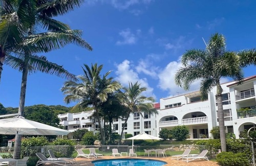 Point Lookout Apartment | Walk to beach, air conditioned and spacious.