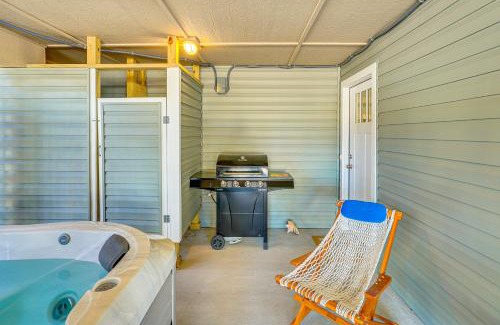Colington Apartment | Walk to Beach Apt with Private Hot Tub!