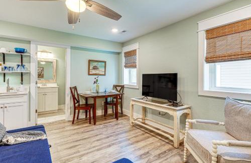 Colington Apartment | Walk to Beach Apt with Private Hot Tub!