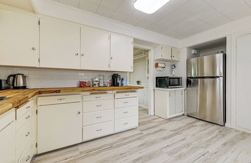 Smith River House | Walk to Beach: Cozy Home w/Deck in Smith River!