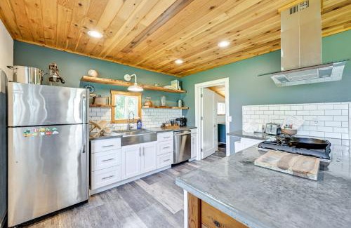 Neah Bay House | Walk to Beach Creek-Front Sekiu Home with Fire Pit!