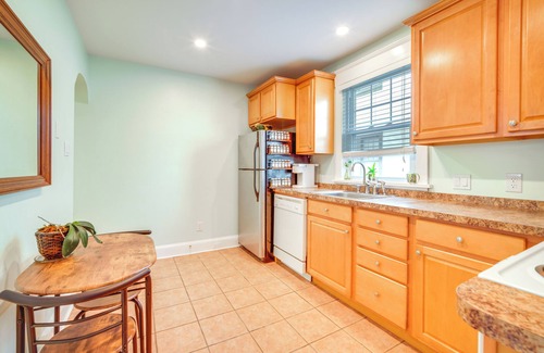 Ventnor City Apartment | Walk to Beach: Dog-Friendly Ventnor City Retreat!