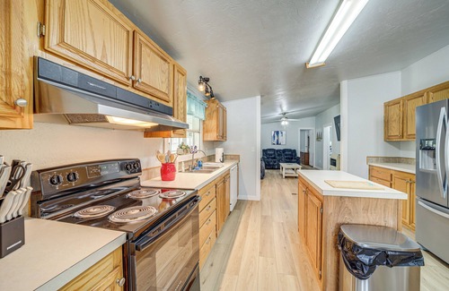 Longtown House | Walk to Beach: Eufaula 'Fisherman’s Delight' Home