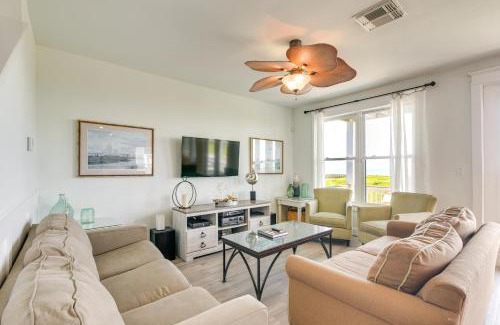 Galveston House | Walk to Beach Galveston Home with Resort Perks!