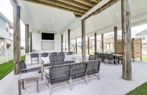 Terramar Beach House | Walk to Beach Galveston Gem with Pool Access