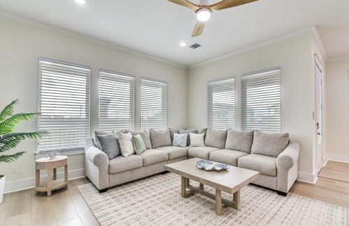 Terramar Beach House | Walk to Beach Galveston Gem with Pool Access