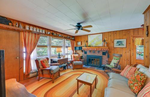 Cutchogue House | Walk to Beach Long Island Wine Country Home!
