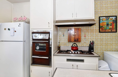 San Clemente House | Walk to Beach! Lovely San Clemente 2BD/1BA - Coastal Breezes!